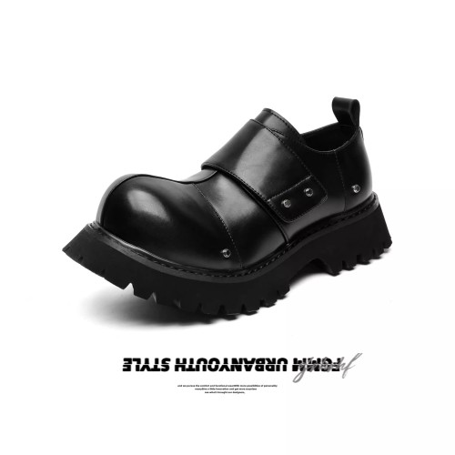 Minimalist Plain-Toe Derby