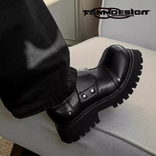 Minimalist Plain-Toe Derby